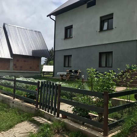 Underwoods Zabljak Guesthouse エクステリア 写真