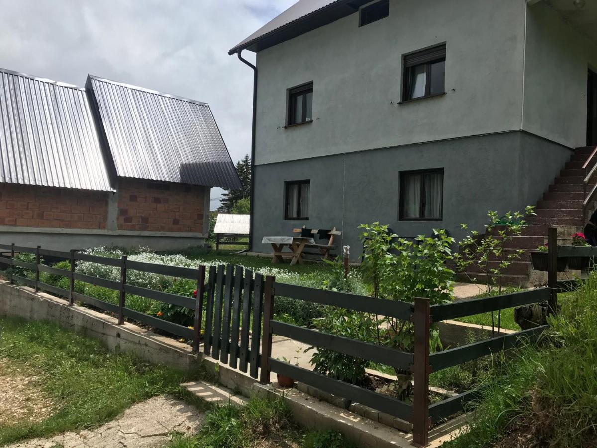 Underwoods Zabljak Guesthouse エクステリア 写真