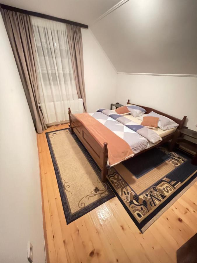 Underwoods Zabljak Guesthouse エクステリア 写真